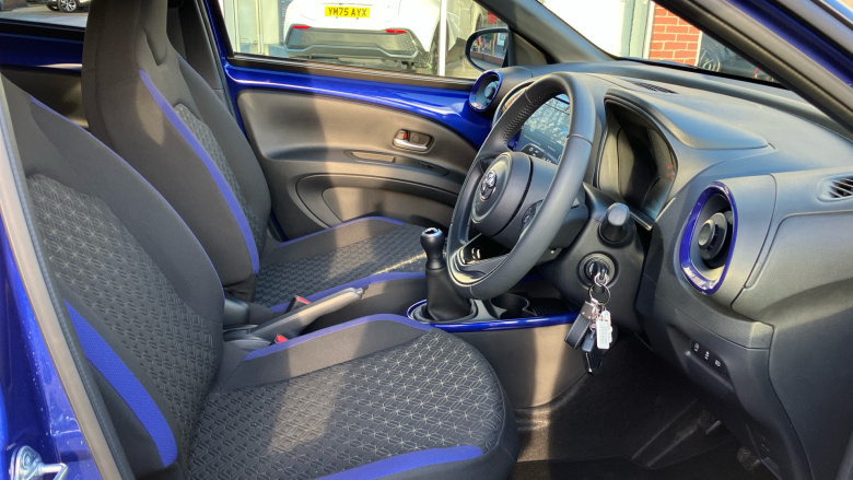 Toyota Aygo X 1.0 VVT-i Edge 5dr Petrol Hatchback